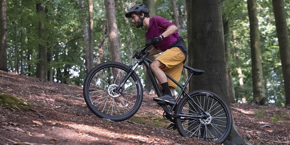 Ne hagyd ki az erdei utak izgalmát! Válaszd strapabíró MTB bringáinkat a legpörgősebb kalandokhoz.